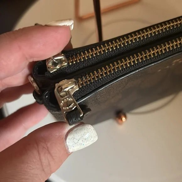 Coach Corner zip Wristlet - Picture 5 of 7